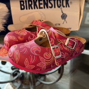 New in Box Birkenstock Dorian Kids Red Paisley Sandals sz 10-10 1/2 ( 28 )